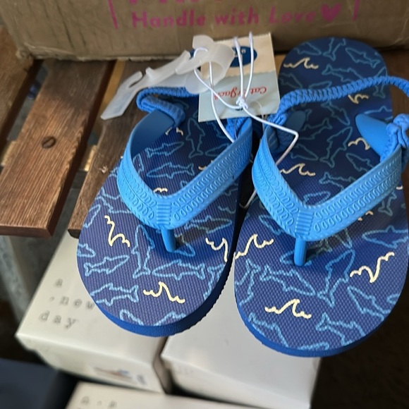 New with tags sandals. Size toddler large 9 to 10 cute blue with fish on them - Picture 3 of 8